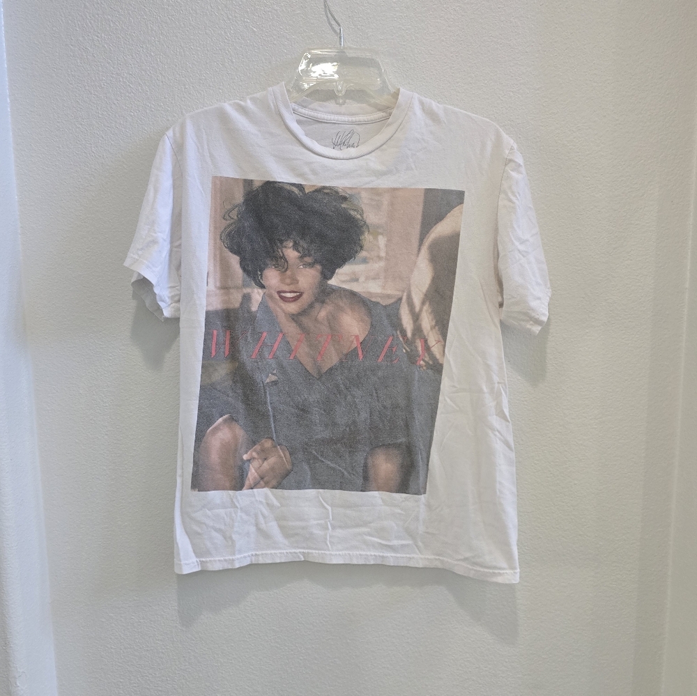 Whitney Houston Graphic T-Shirt with Iconic Print size medium
